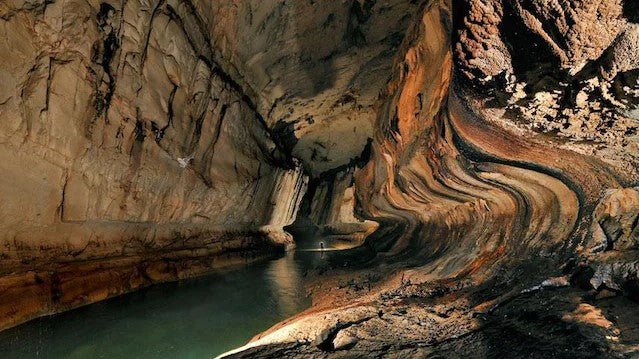 5 Amazing Places to Hike in Sarawak - TAHAN Worldwide