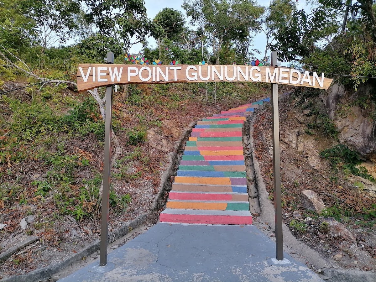 Gunung Medan Glamping & Cafe Perlis — Night View, Golf Cart Rides, and Honestly Mixed Feelings - TAHAN Outdoor