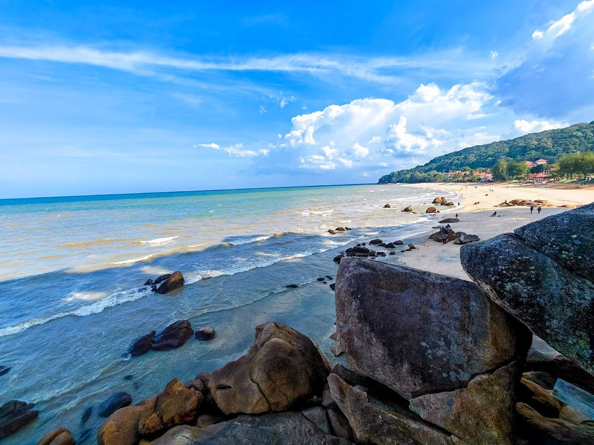 Teluk Cempedak Beach — Chill Spot or Campsite? Here's What You Need to Know - TAHAN Outdoor