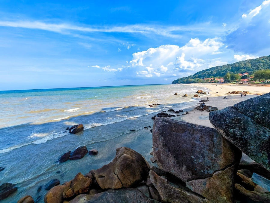 Teluk Cempedak Beach — Chill Spot or Campsite? Here's What You Need to Know - TAHAN Outdoor