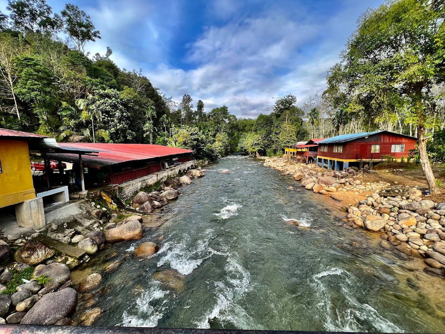 Teratak River View, Simpang Perak — A Quiet Riverside Retreat Deep in the Kampung - TAHAN Outdoor