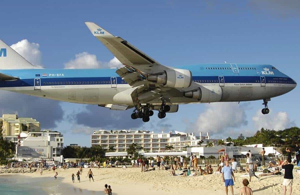 Weird airports - TAHAN Outdoor