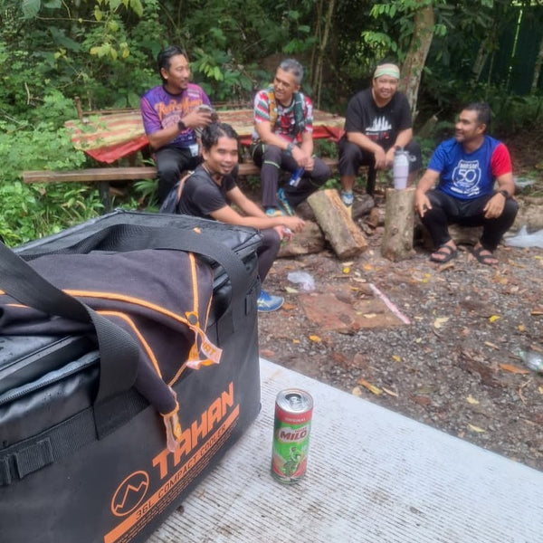 TAHAN 36L Compact Cooler on a hike - community grid