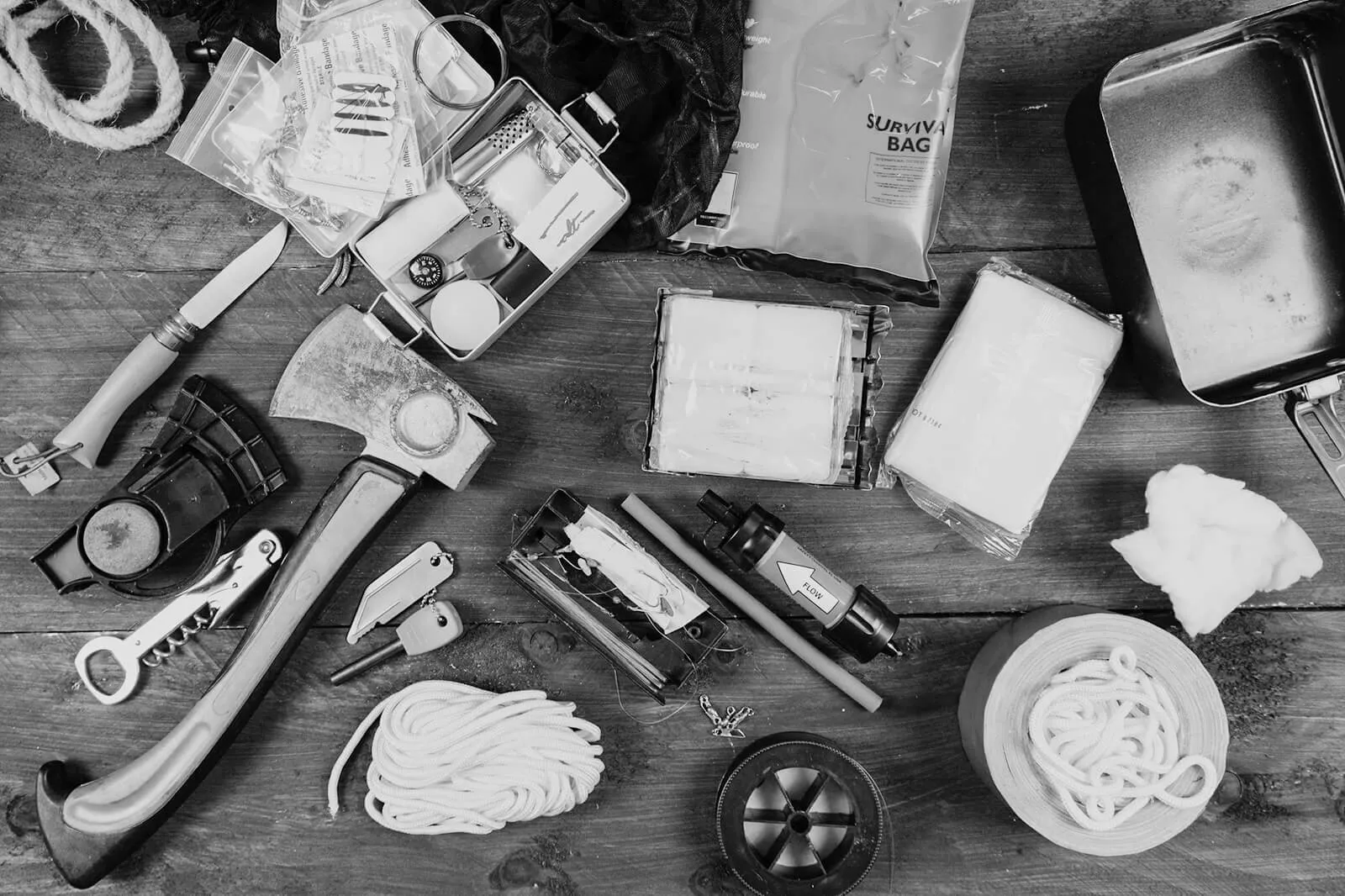 16 Must-haves In Your Emergency Kit, TAHAN, Emergency Kit 1 jpg,