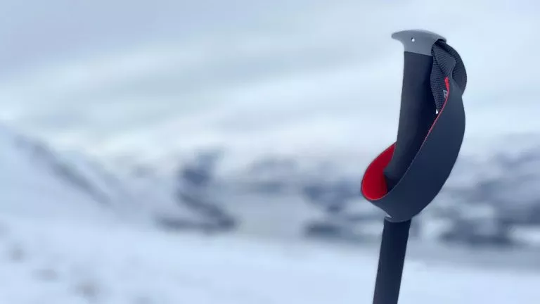 8 Alternative Uses for Hiking Sticks | TAHAN 8 Alternative Uses for Hiking Sticks