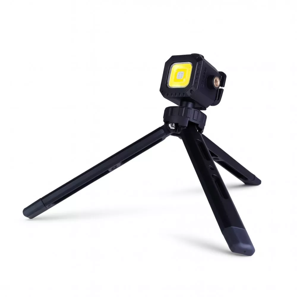 tahan-outdoor-aluminum-tripod-stand-1 tahan-outdoor-aluminum-tripod-stand-1